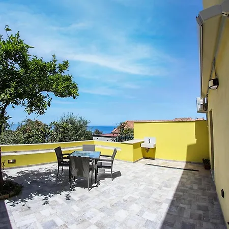Casavacanze Natoli Apartment *